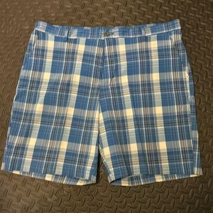 Chaps Mens Sport golf (blue, white) color shorts Size 42 waist, 95% cotton